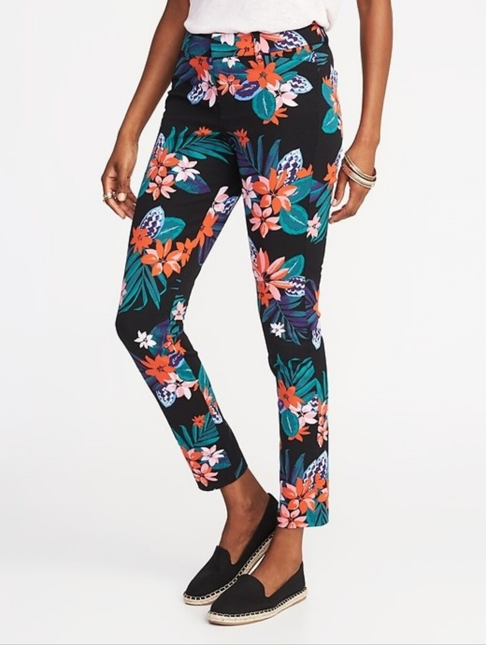 Old Navy Mid-Rise Pixie Ankle Pants in Grey Floral Print